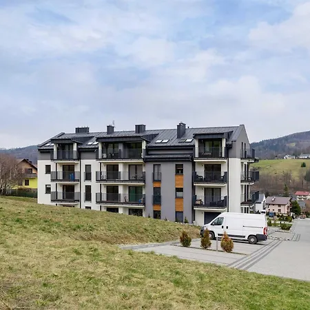 Spokojna Cozy With Patio & Parking In By Renters *