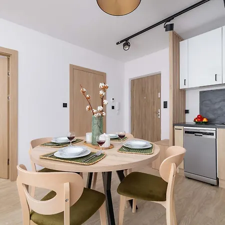 Spokojna Cozy With Patio & Parking In By Renters * Weichsel