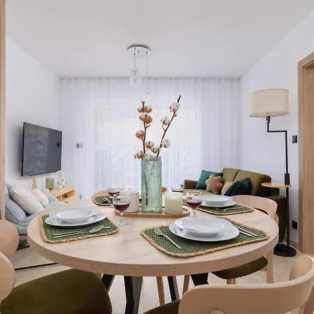 Apartment Spokojna Cozy With Patio & Parking In By Renters Weichsel