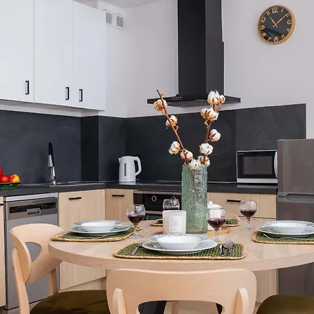 Spokojna Cozy With Patio & Parking In By Renters * Weichsel