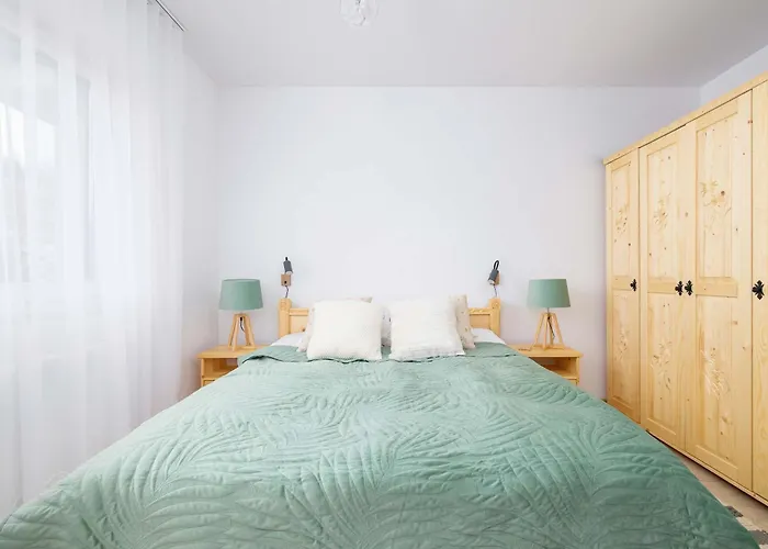 Spokojna Cozy With Patio & Parking In By Renters Appartement *